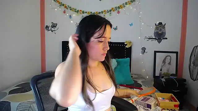 Snapshot of naughty_girl_4u chatting on 03/05/25, 11:05 naughty girl 4u online show from 03/05/25, 11:05