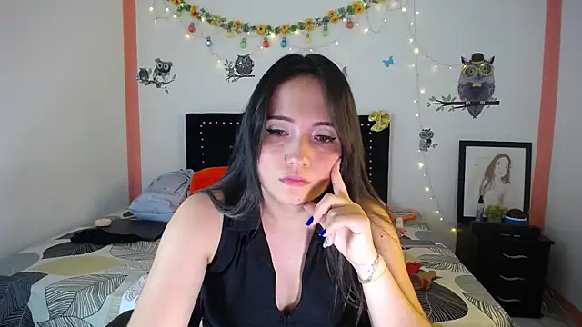 Snapshot of naughty_girl_4u chatting on 03/07/25, 09:06 naughty girl 4u online show from 03/07/25, 09:06