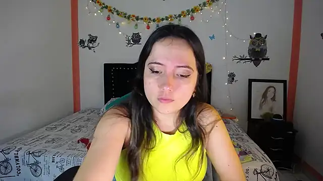 Snapshot of naughty_girl_4u chatting on 03/19/25, 07:38 naughty girl 4u online show from 03/19/25, 07:38