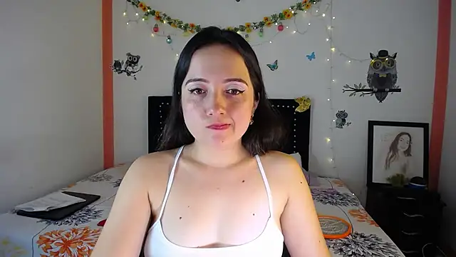 Snapshot of naughty_girl_4u chatting on 03/21/25, 05:34 naughty girl 4u online show from 03/21/25, 05:34