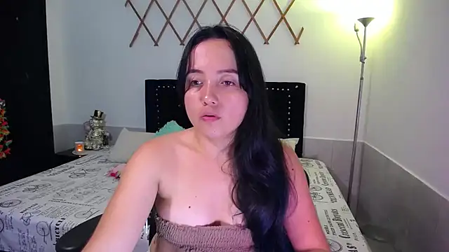 Snapshot of naughty_girl_4u chatting on 10/01/25, 04:35 naughty girl 4u online show from 10/01/25, 04:35