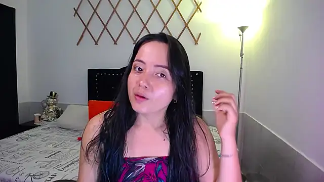 Snapshot of naughty_girl_4u chatting on 10/04/25, 02:48 naughty girl 4u online show from 10/04/25, 02:48