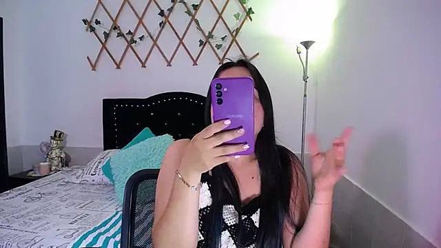 Snapshot of naughty_girl_4u chatting on 11/07/25, 12:16 naughty girl 4u online show from 11/07/25, 12:16