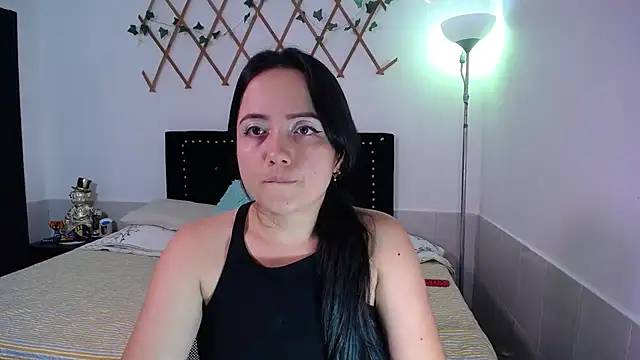 Snapshot of naughty_girl_4u chatting on 11/21/25, 08:07 naughty girl 4u online show from 11/21/25, 08:07