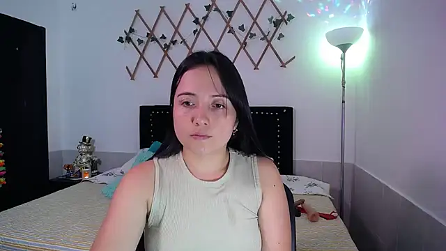 Snapshot of naughty_girl_4u chatting on 11/23/25, 03:23 naughty girl 4u online show from 11/23/25, 03:23