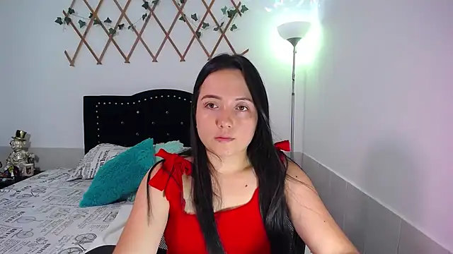 Snapshot of naughty_girl_4u chatting on 12/14/25, 04:23 naughty girl 4u online show from 12/14/25, 04:23