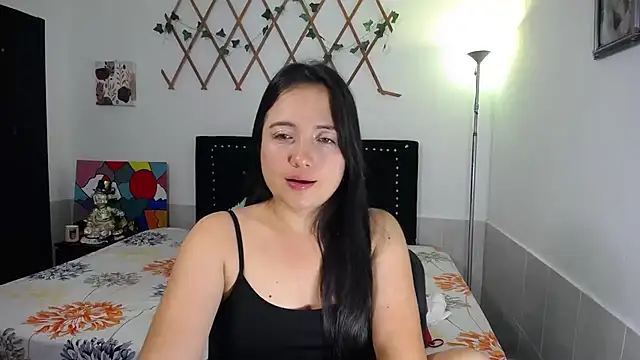 naughty girl 4u online show from 05/05/26, 09:23