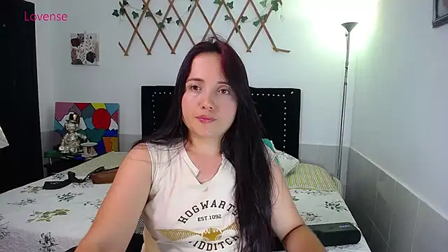 Snapshot of naughty_girl_4u chatting on 07/13/26, 02:36 naughty girl 4u online show from 07/13/26, 02:36