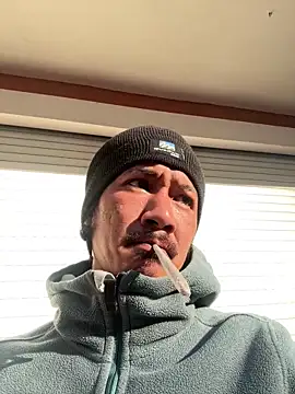 juniiorre online show from 12/18/25, 08:31