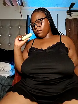 Snapshot of Aaaliyah445 chatting on 02/02/26, 08:07 Aaaliyah445 online show from 02/02/26, 08:07