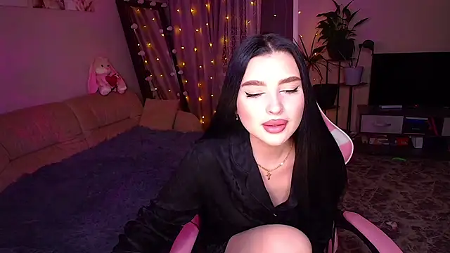   Malika   online show from 11/28/25, 04:31