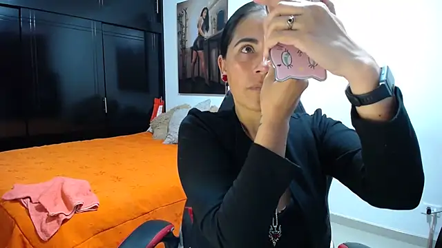 sharoon cheerry online show from 02/12/26, 01:50