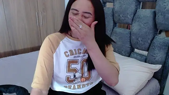 sara hott 1 online show from 03/21/25, 07:24