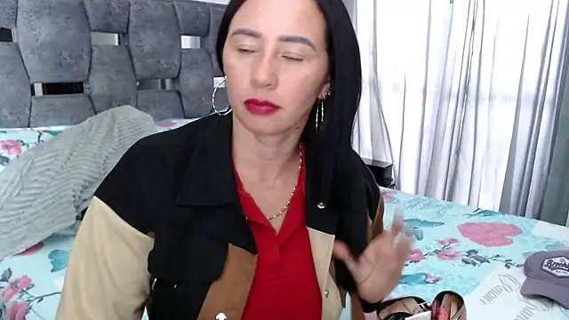 sara hott 1 online show from 09/26/25, 08:02