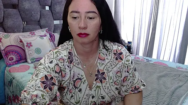 sara hott 1 online show from 11/09/25, 02:59