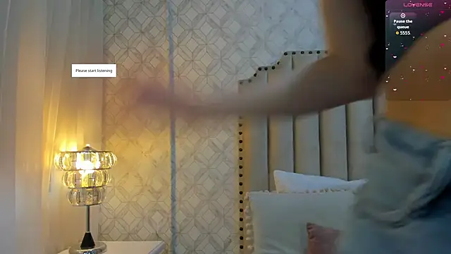 Pia Johnson  online show from 11/10/25, 11:31