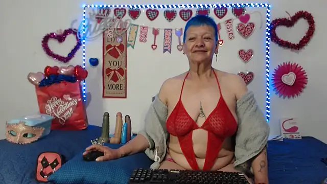 Snapshot of loquitaqueen011 chatting on 02/16/25, 02:31 loquitaqueen011 online show from 02/16/25, 02:31