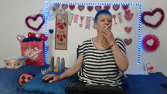 Snapshot of loquitaqueen011 chatting on 02/16/25, 10:21 loquitaqueen011 online show from 02/16/25, 10:21