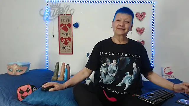 Snapshot of loquitaqueen011 chatting on 02/27/25, 08:20 loquitaqueen011 online show from 02/27/25, 08:20