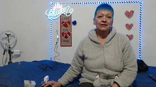 Snapshot of loquitaqueen011 chatting on 03/12/25, 12:42 loquitaqueen011 online show from 03/12/25, 12:42