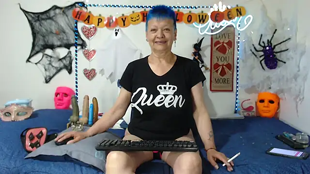 Snapshot of loquitaqueen011 chatting on 10/26/25, 03:29 loquitaqueen011 online show from 10/26/25, 03:29