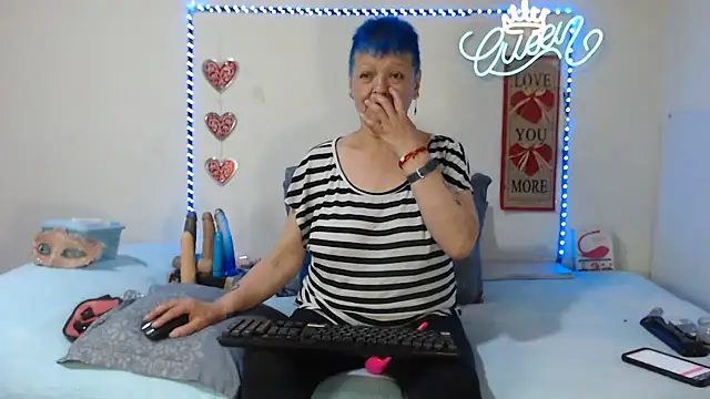 loquitaqueen011 online show from 07/12/26, 06:10