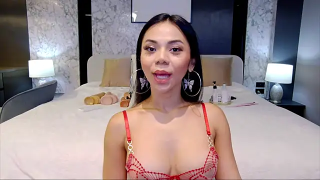 MillaBelle online show from 12/17/24, 01:39