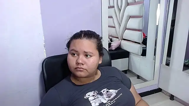 Snapshot of ValenTitis chatting on 10/29/25, 08:43 ValenTitis online show from 10/29/25, 08:43