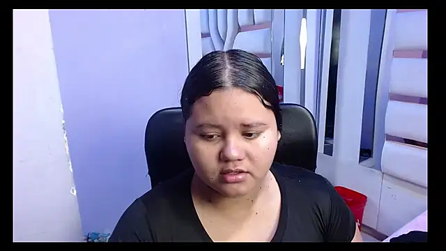 Snapshot of ValenTitis chatting on 11/11/25, 08:31 ValenTitis online show from 11/11/25, 08:31