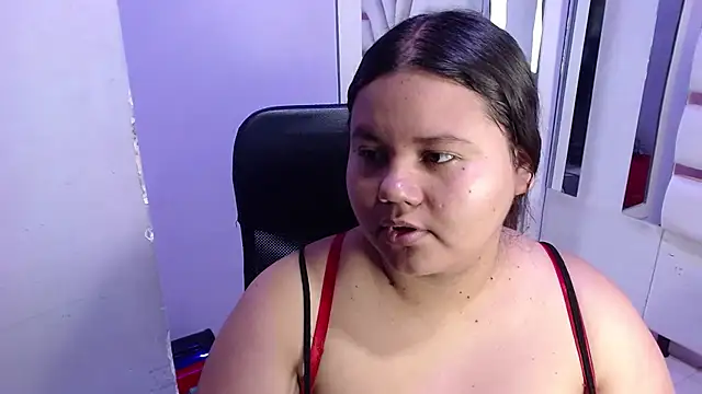 Snapshot of ValenTitis chatting on 11/19/25, 08:53 ValenTitis online show from 11/19/25, 08:53