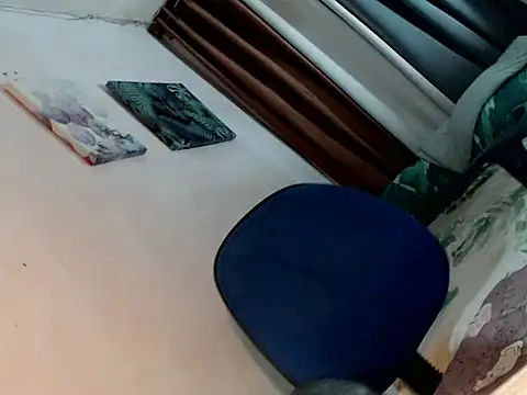 SweetlovelyLhena online show from 12/01/25, 05:29