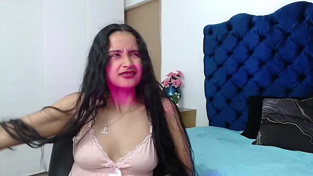 Snapshot of Lili666_ chatting on 10/27/25, 03:21 Lili666 online show from 10/27/25, 03:21