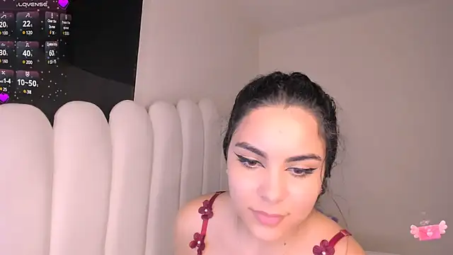 Snapshot of nahla_jameel chatting on 12/11/24, 10:03 nahla jameel online show from 12/11/24, 10:03