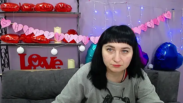 NinaFlawlees online show from 02/11/25, 10:50