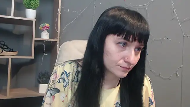 NinaFlawlees online show from 11/29/25, 01:03