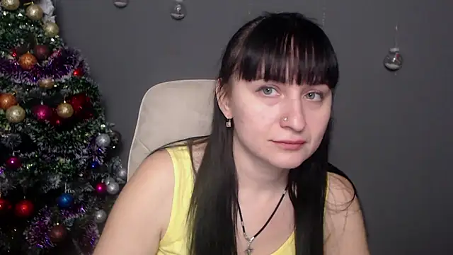 NinaFlawlees online show from 12/15/25, 01:04