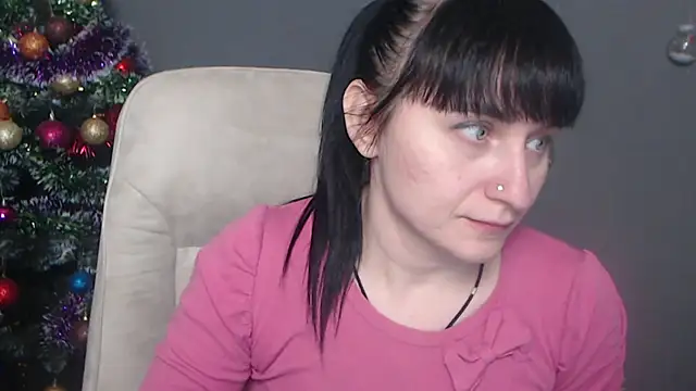 NinaFlawlees online show from 12/21/25, 12:56