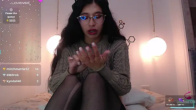 Snapshot of adriscute chatting on 01/29/25, 02:19 adriscute online show from 01/29/25, 02:19