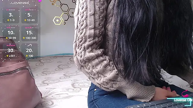 Snapshot of adriscute chatting on 02/11/25, 08:20 adriscute online show from 02/11/25, 08:20