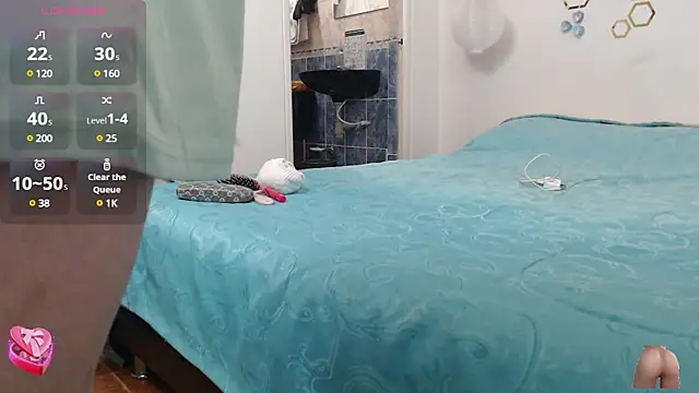 Snapshot of adriscute chatting on 03/13/25, 12:05 adriscute online show from 03/13/25, 12:05