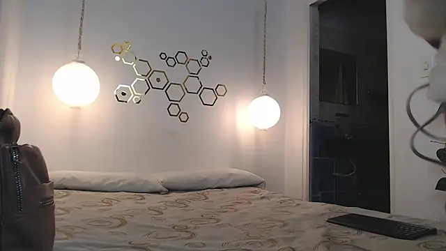 Snapshot of adriscute chatting on 03/18/25, 04:26 adriscute online show from 03/18/25, 04:26