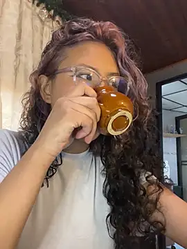 Snapshot of Hathorlove chatting on 01/25/25, 10:28 Hathorlove online show from 01/25/25, 10:28