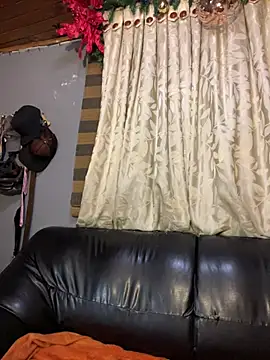 Snapshot of Hathorlove chatting on 01/29/25, 11:35 Hathorlove online show from 01/29/25, 11:35