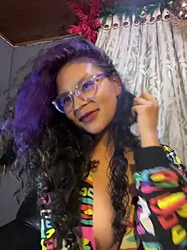 Snapshot of Hathorlove chatting on 02/13/25, 04:22 Hathorlove online show from 02/13/25, 04:22