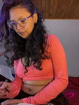 Snapshot of Hathorlove chatting on 02/15/25, 02:37 Hathorlove online show from 02/15/25, 02:37