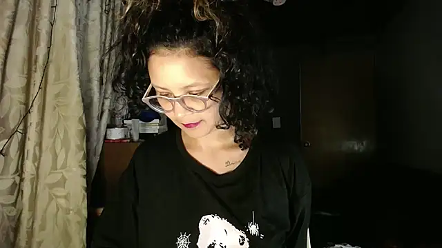 Snapshot of Hathorlove chatting on 12/01/25, 04:06 Hathorlove online show from 12/01/25, 04:06