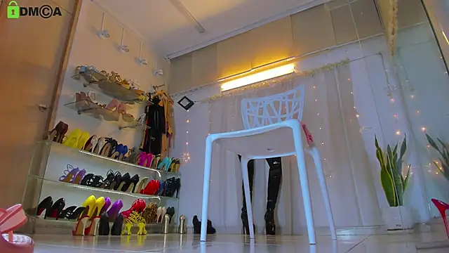 Snapshot of kendrarioss chatting on 02/14/25, 11:09 kendrarioss online show from 02/14/25, 11:09