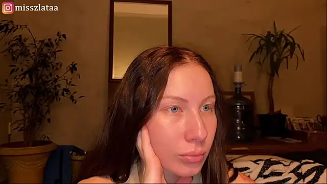 Snapshot of elfess chatting on 11/13/25, 07:24 elfess online show from 11/13/25, 07:24