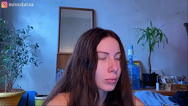 Snapshot of elfess chatting on 11/19/25, 10:15 elfess online show from 11/19/25, 10:15