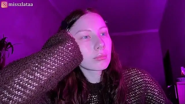 Snapshot of elfess chatting on 12/05/25, 02:47 elfess online show from 12/05/25, 02:47